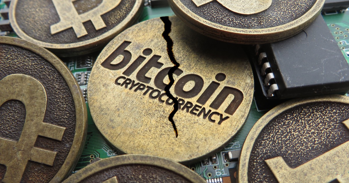 How to Prevent Replay Attack by Splitting Coins in the Event of a Bitcoin Chain Split